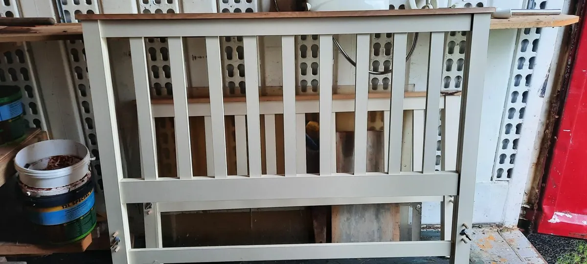 Double bed, bath, shower - Image 1