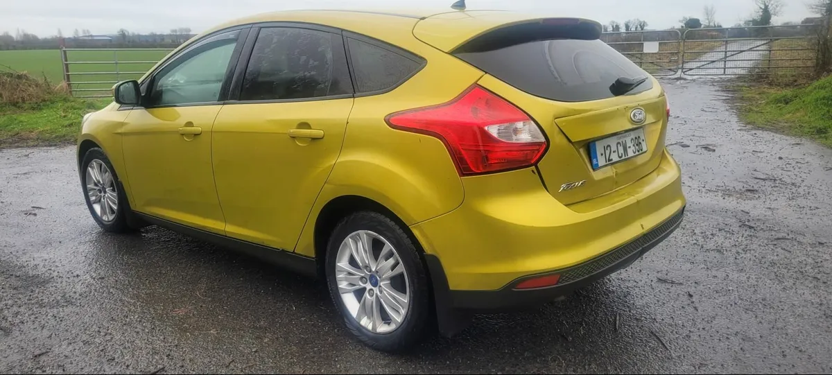 Ford Focus 2012 - Image 2