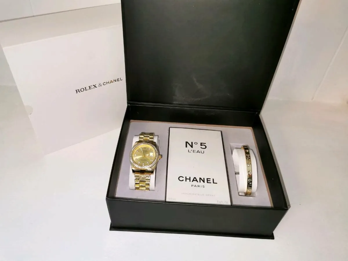 WOMENS WATCH FRAGRANCE AND BRACELET SET - Image 1