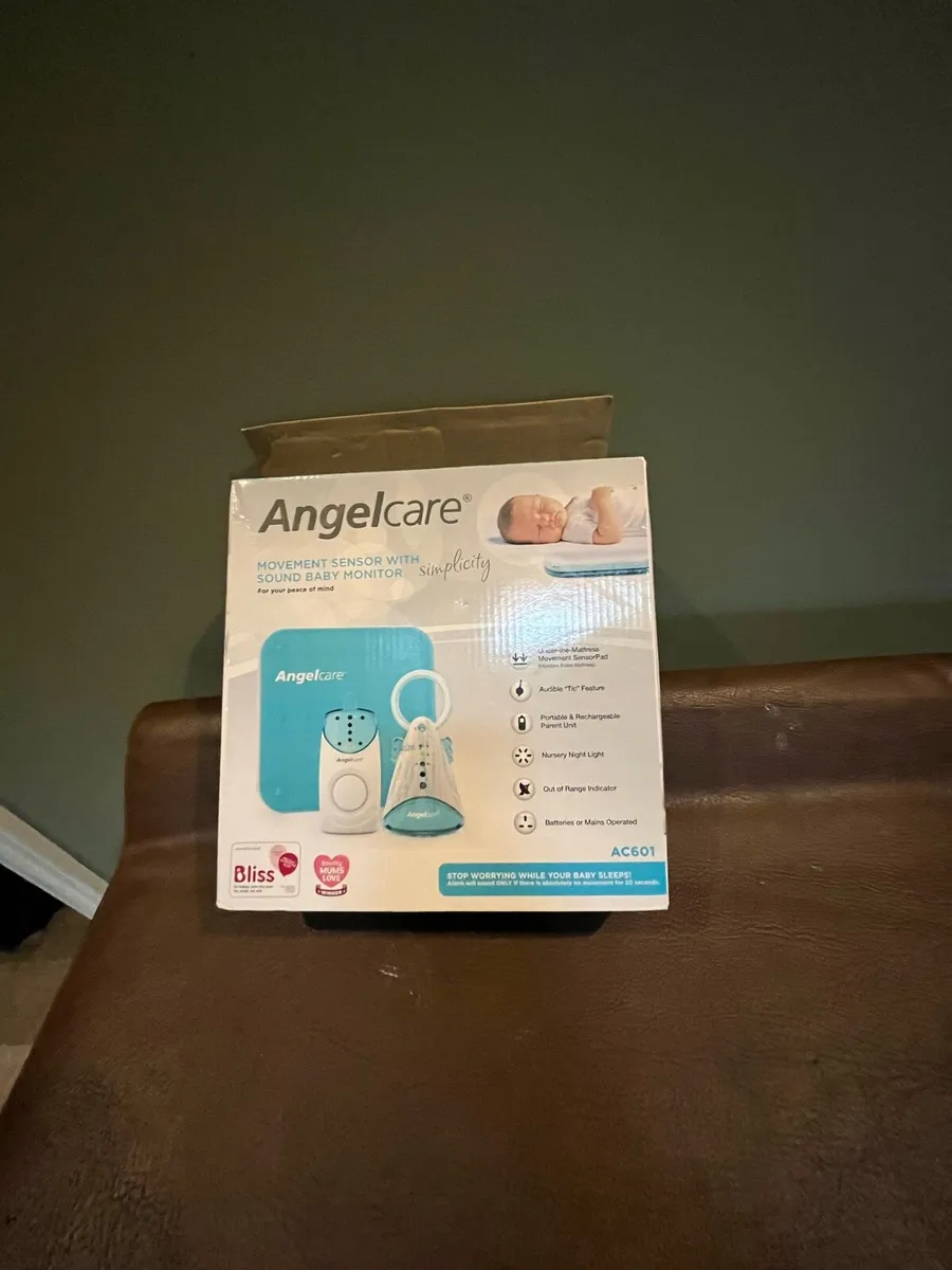 Baby monitor and changing table - Image 3