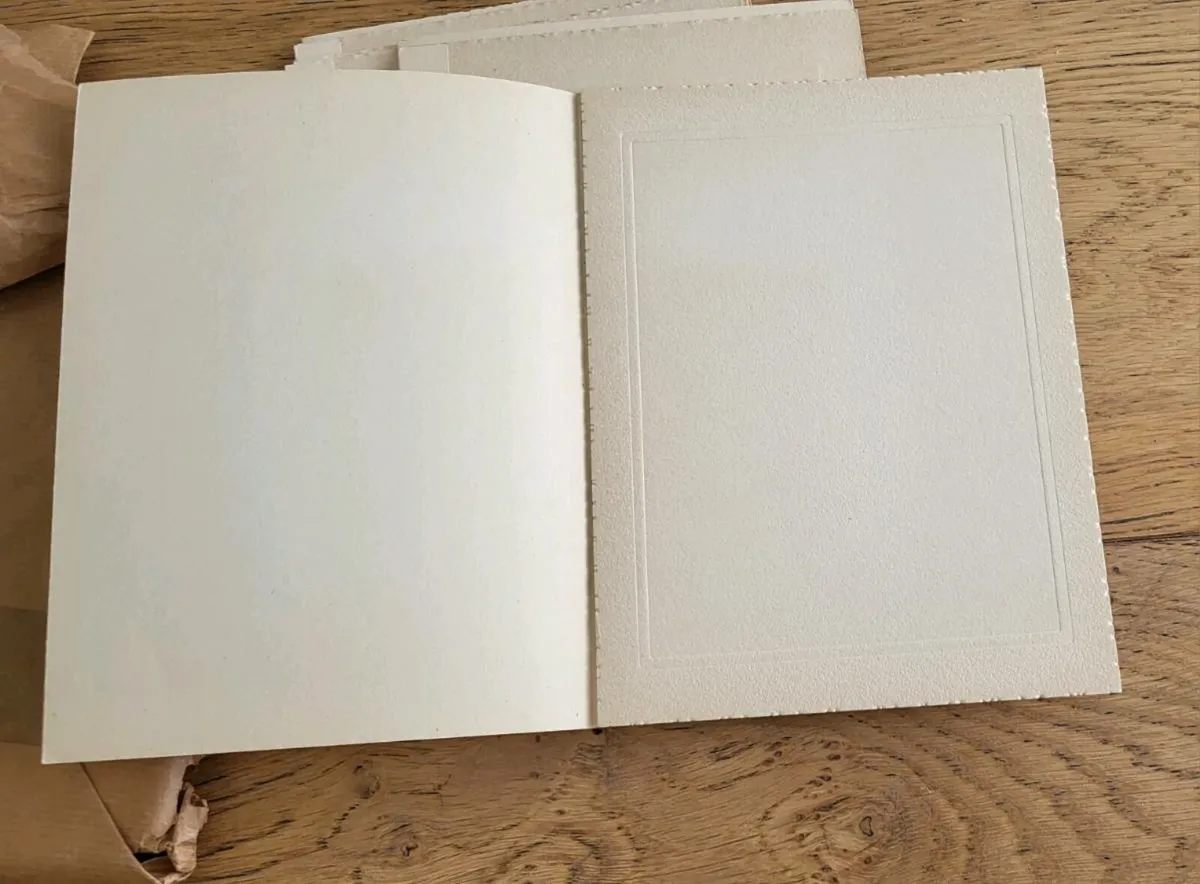 Vintage photo mount cards to fit 12 x 16 cm photos - Image 1