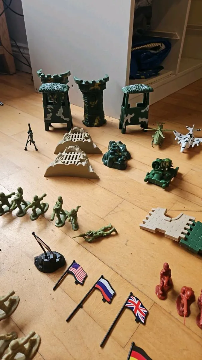 Army toys - Image 2