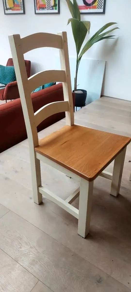 Solid oak dining chairs x 6 - Image 1