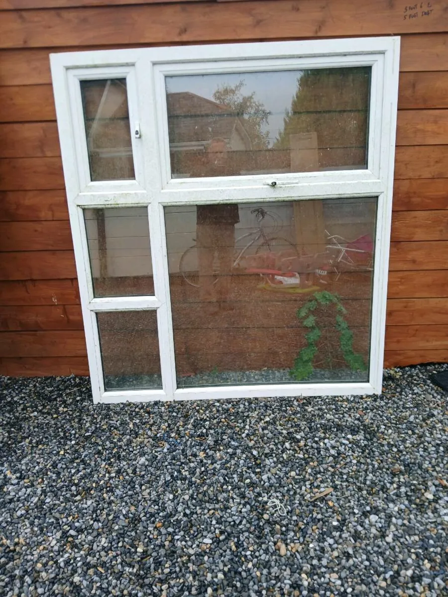 Window and door - Image 4