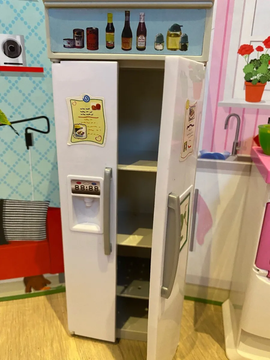 Barbie kitchen will all accessories - Image 4