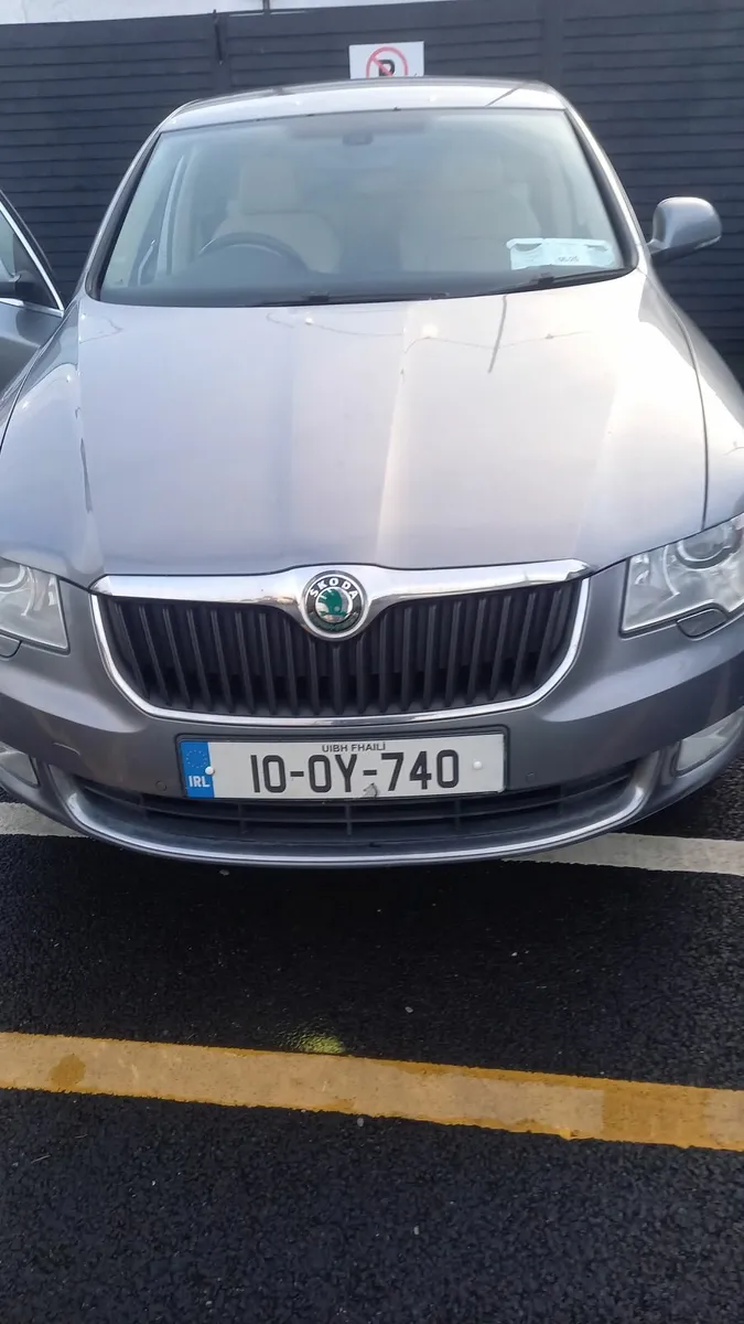 Skoda Superb 2010 - Image 1