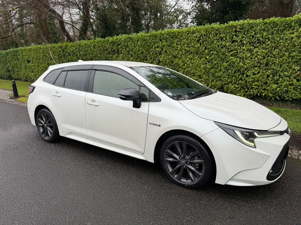 Toyota Corolla Touring Sports Hybrid WXB Top Spec - Image 2
