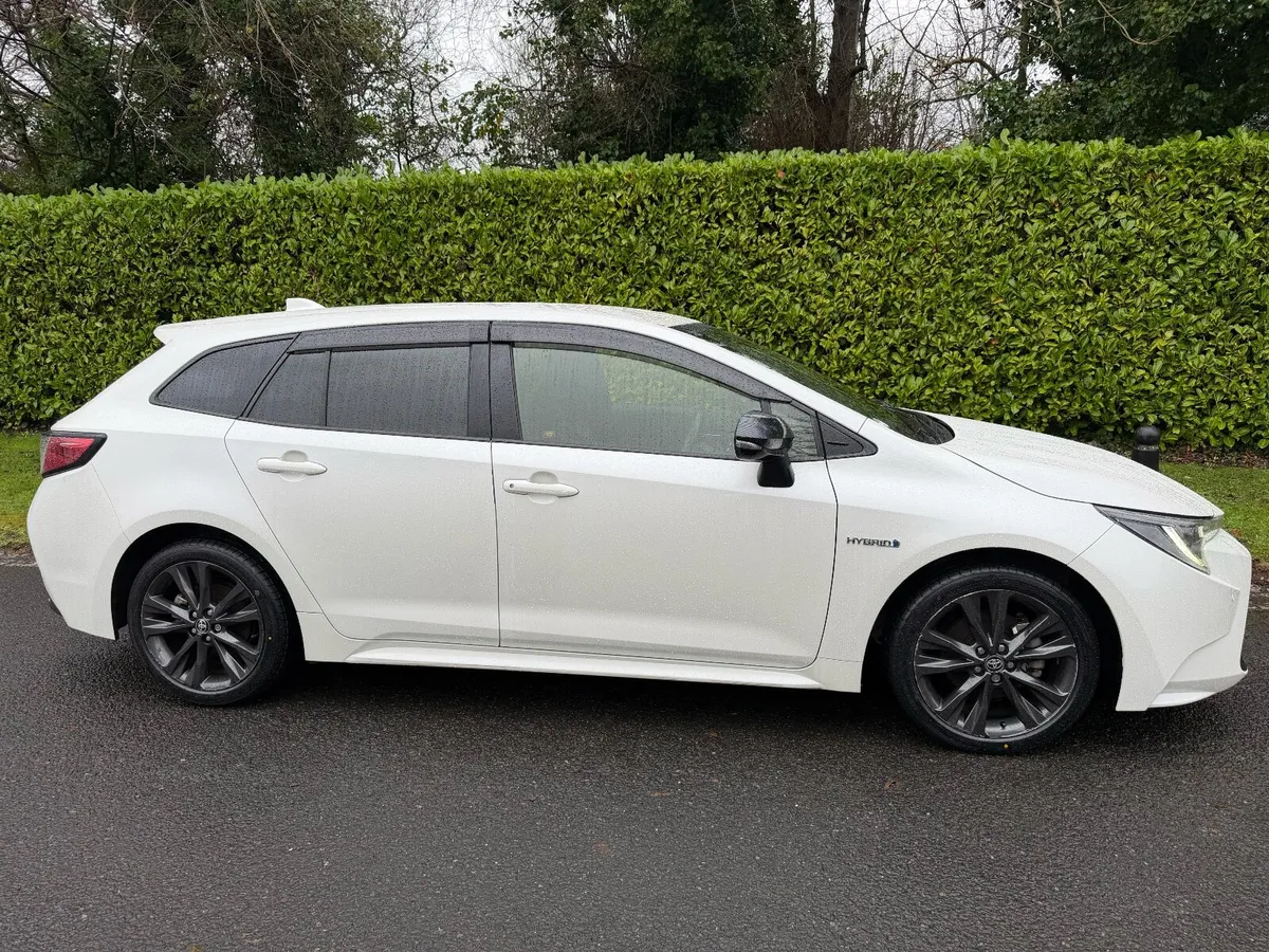 Toyota Corolla Touring Sports Hybrid WXB Top Spec - Image 3