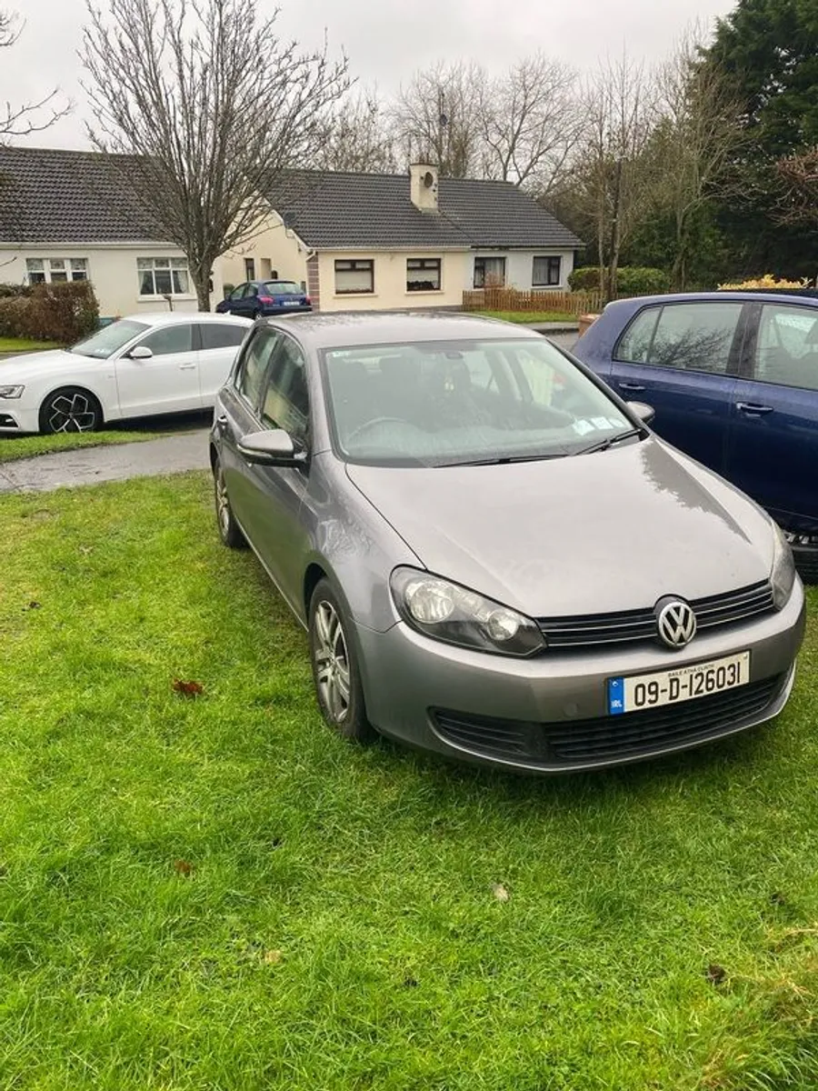 2009 Volkswagen Golf - Image 1