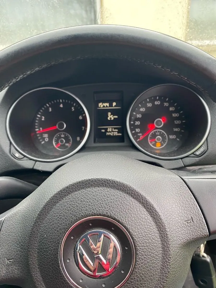 2009 Volkswagen Golf - Image 4