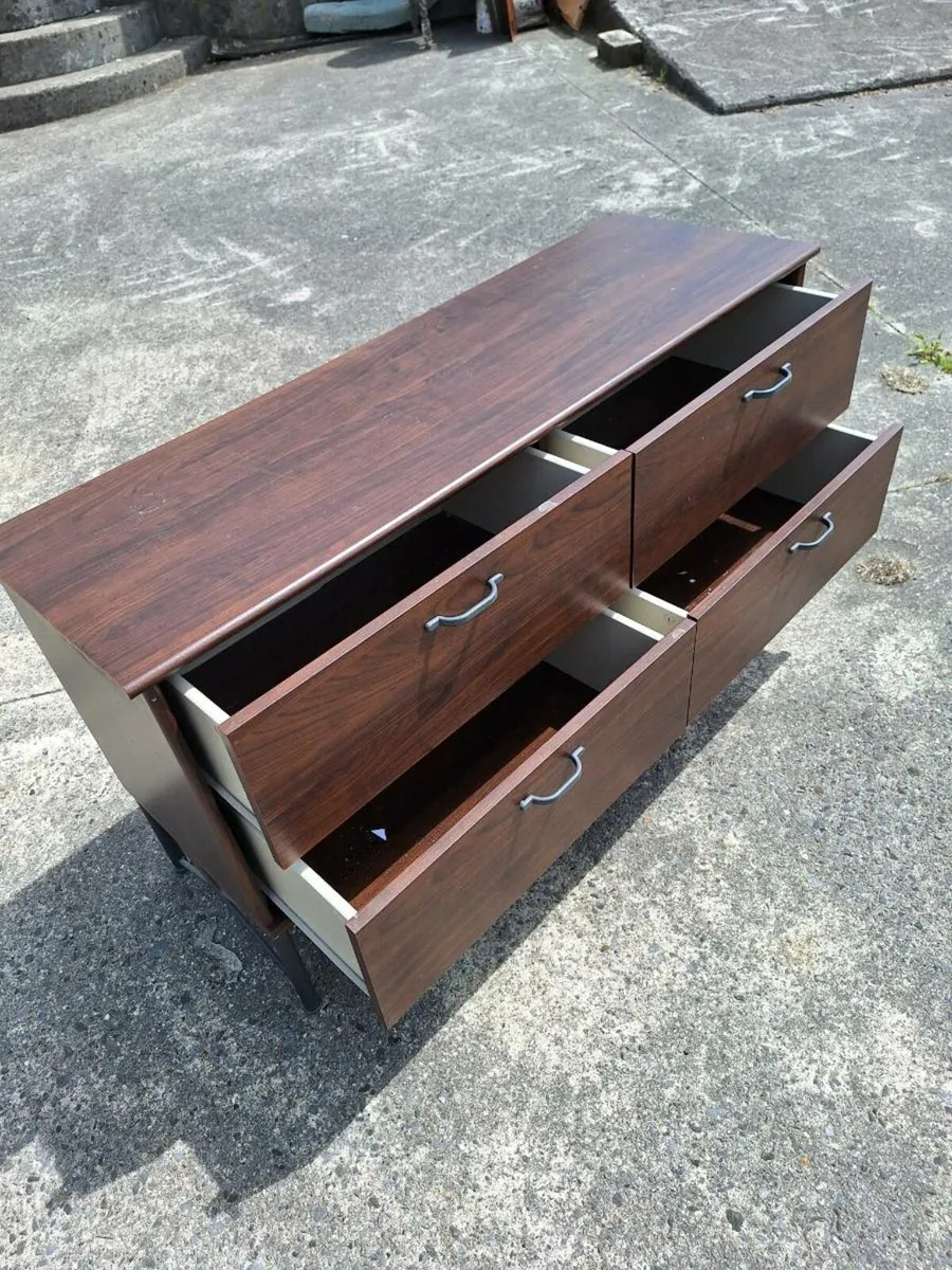 Lovely sideboard - Image 2