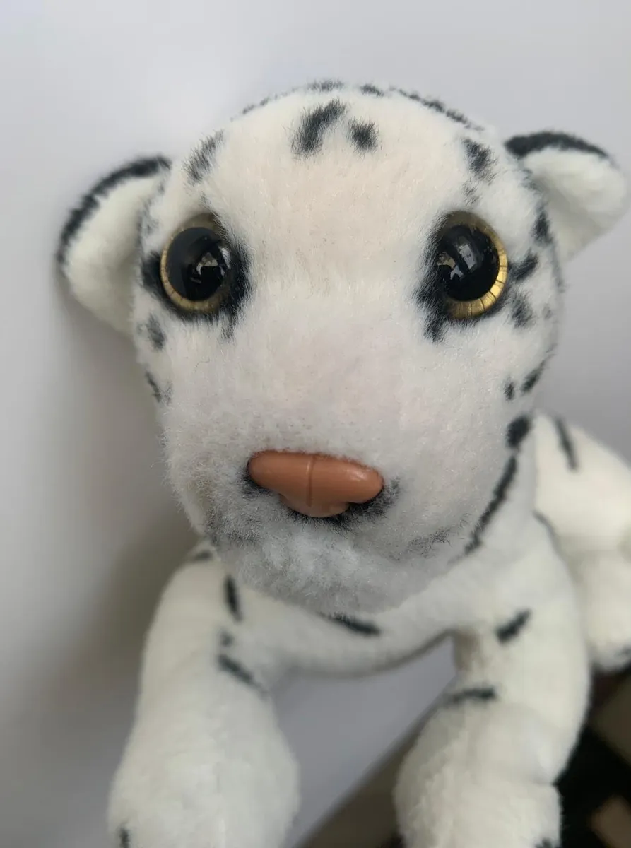 Small Leopard Soft Toy - 22cm - Image 1
