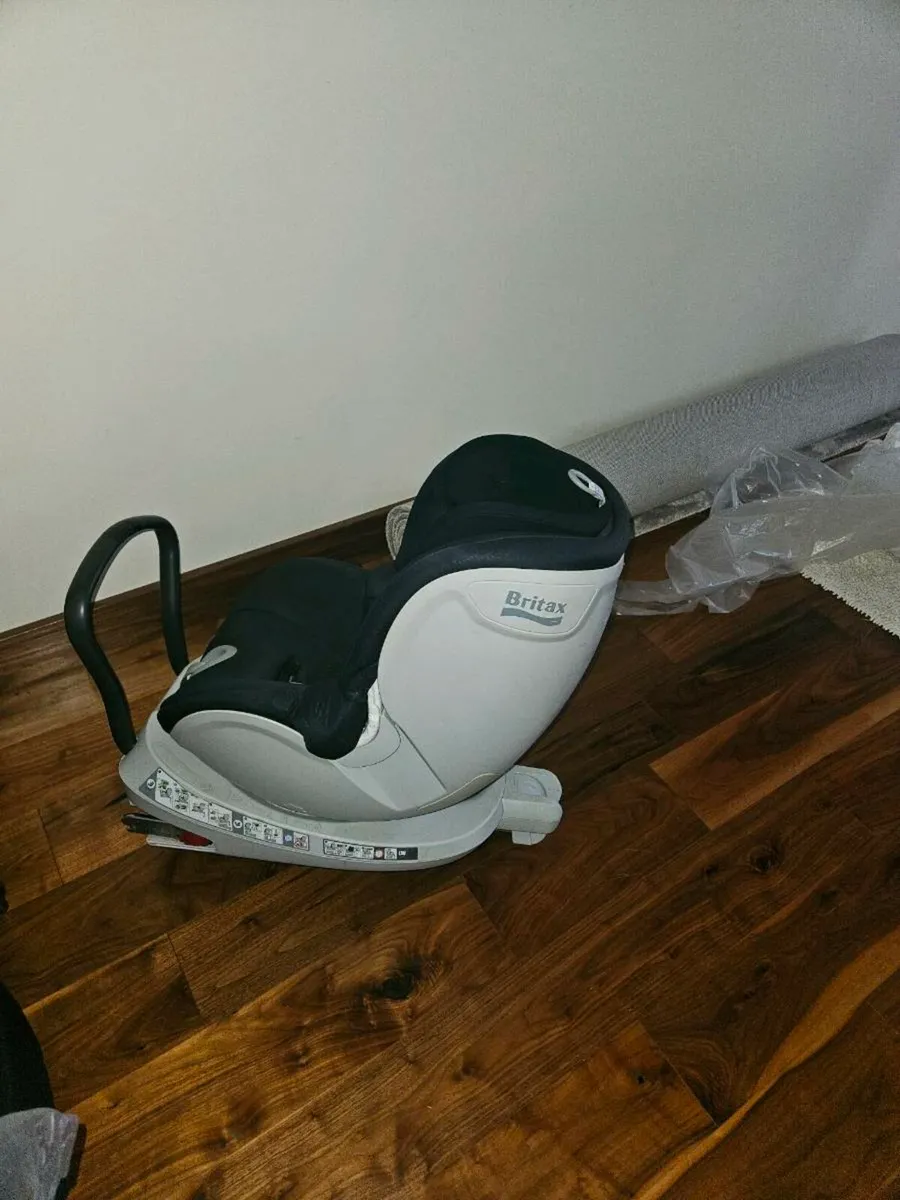 Britax car seat - Image 1