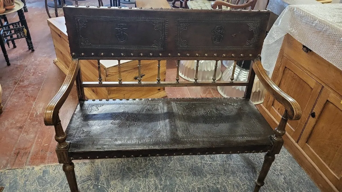 Early 1900s embossed leather bench - Image 1