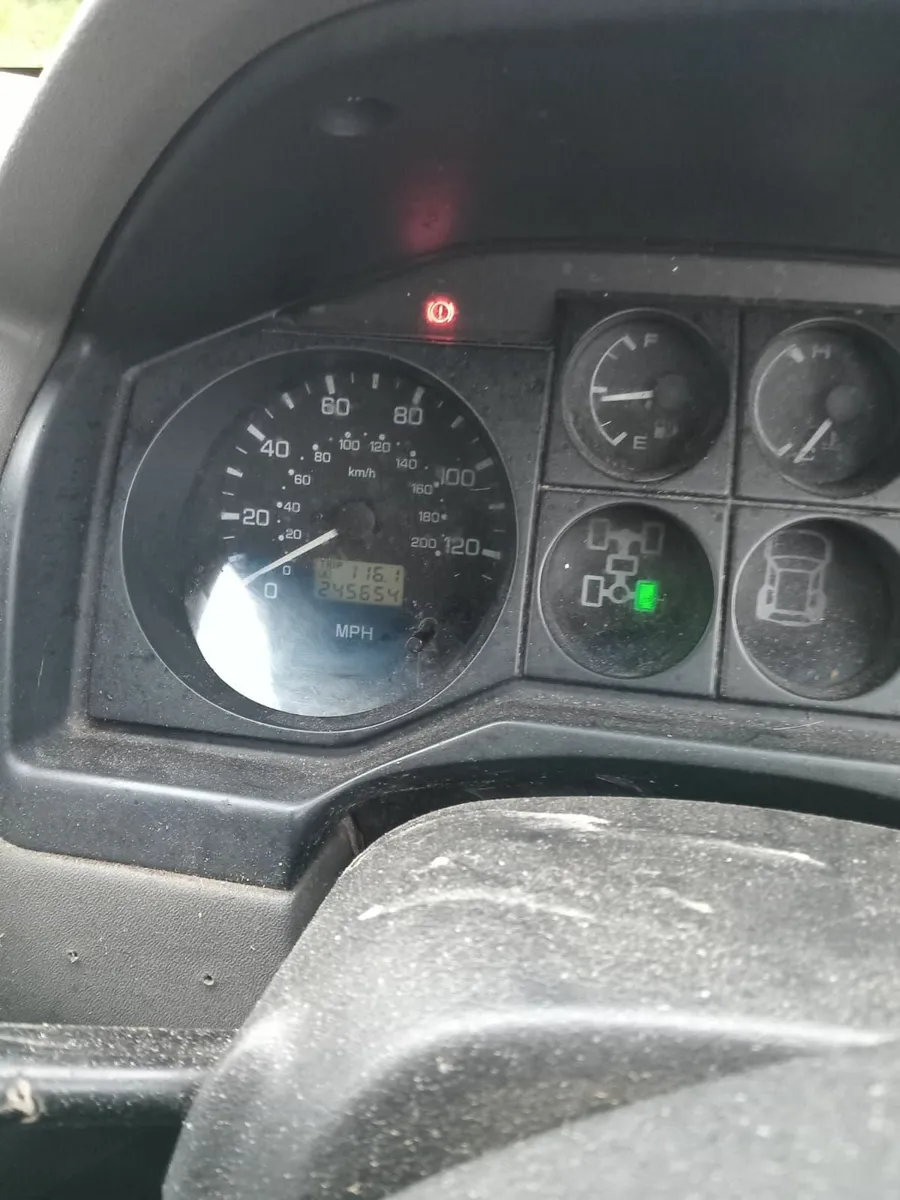 Mitsubishi Pajero 2004 - Image 2