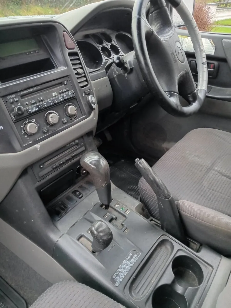 Mitsubishi Pajero 2004 - Image 3