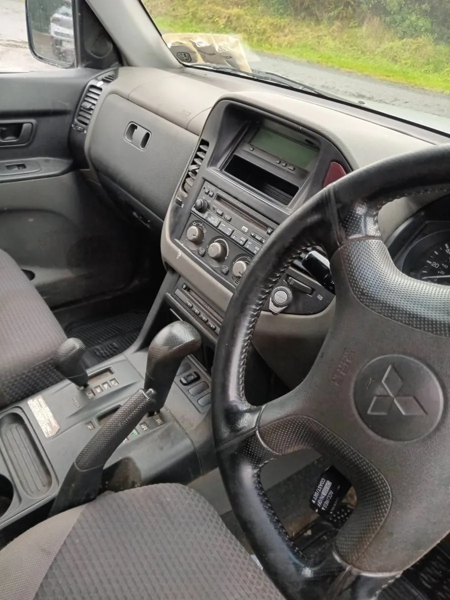 Mitsubishi Pajero 2004 - Image 4