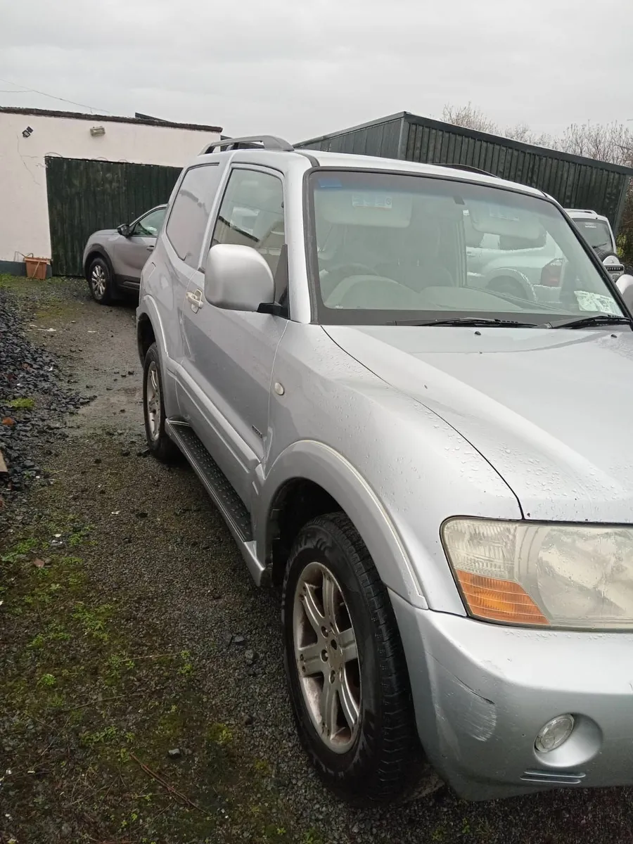 Mitsubishi Pajero 2004 - Image 1