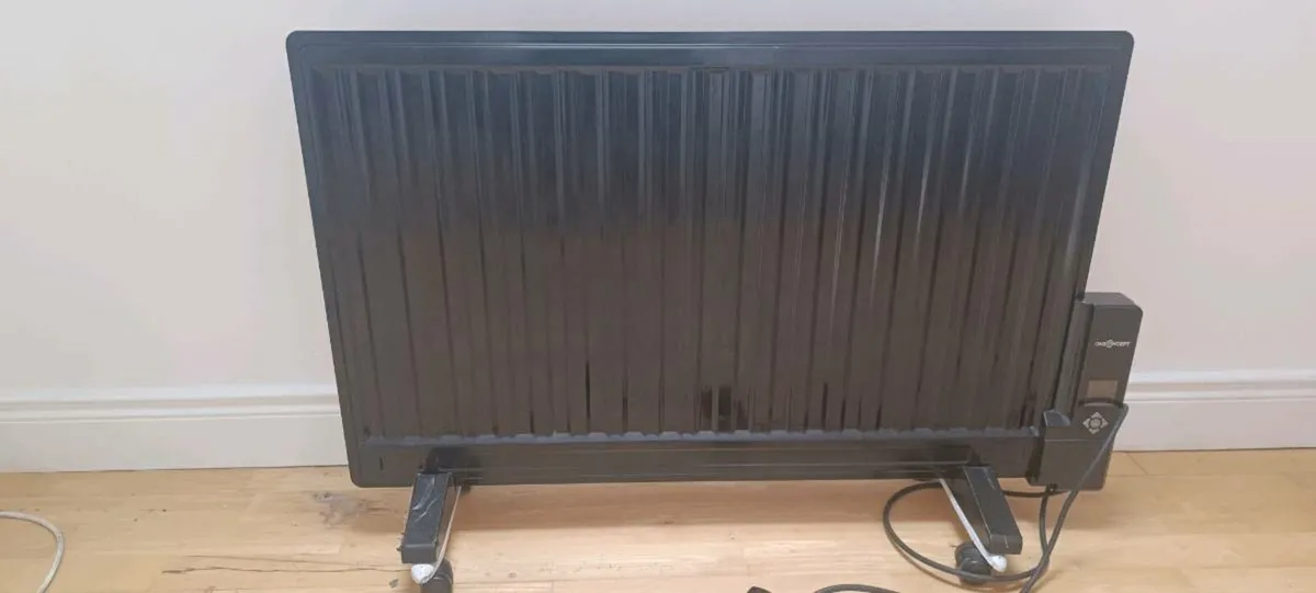 Electric / Oil Radiator - low consumption 700W - Image 1