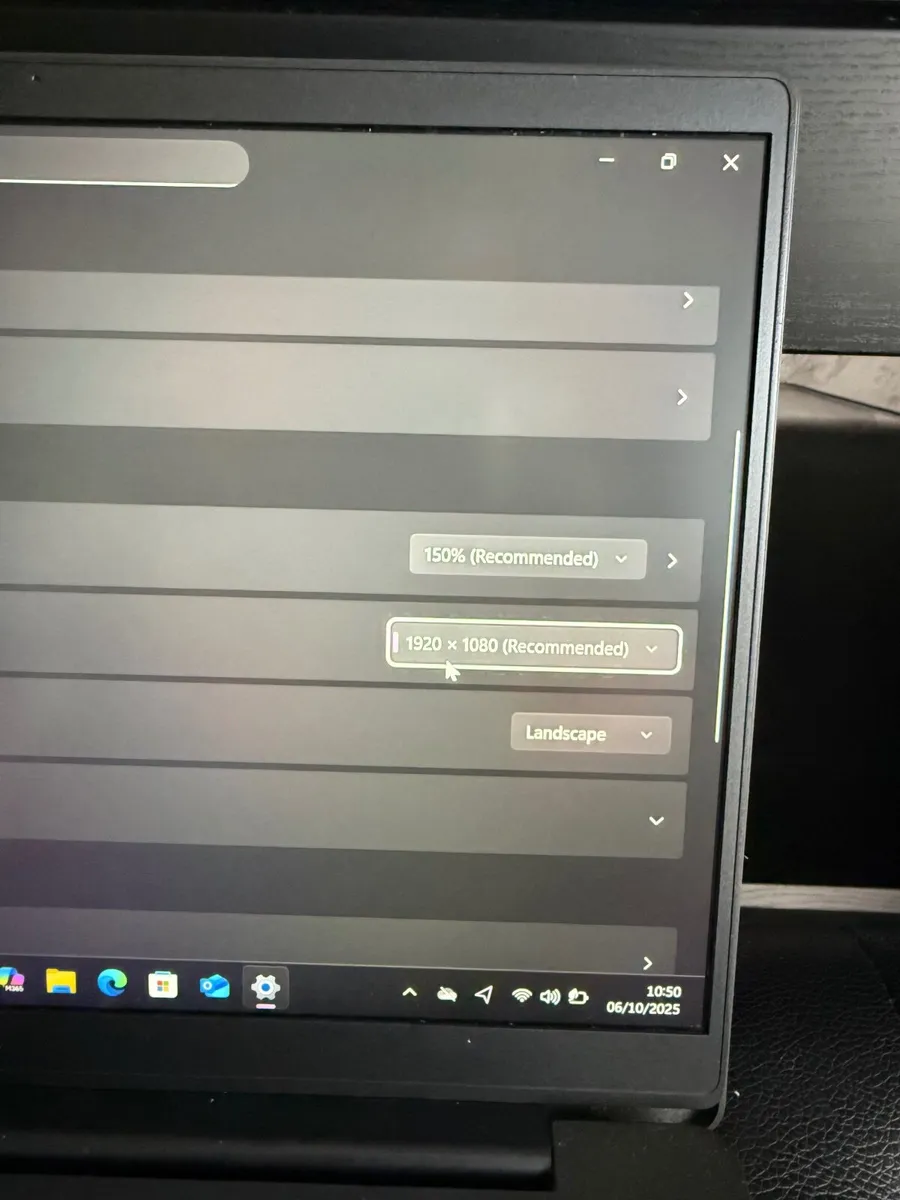 Dell Latitude 7400 Laptop i7/16GB/256SSD/FHD - Image 2