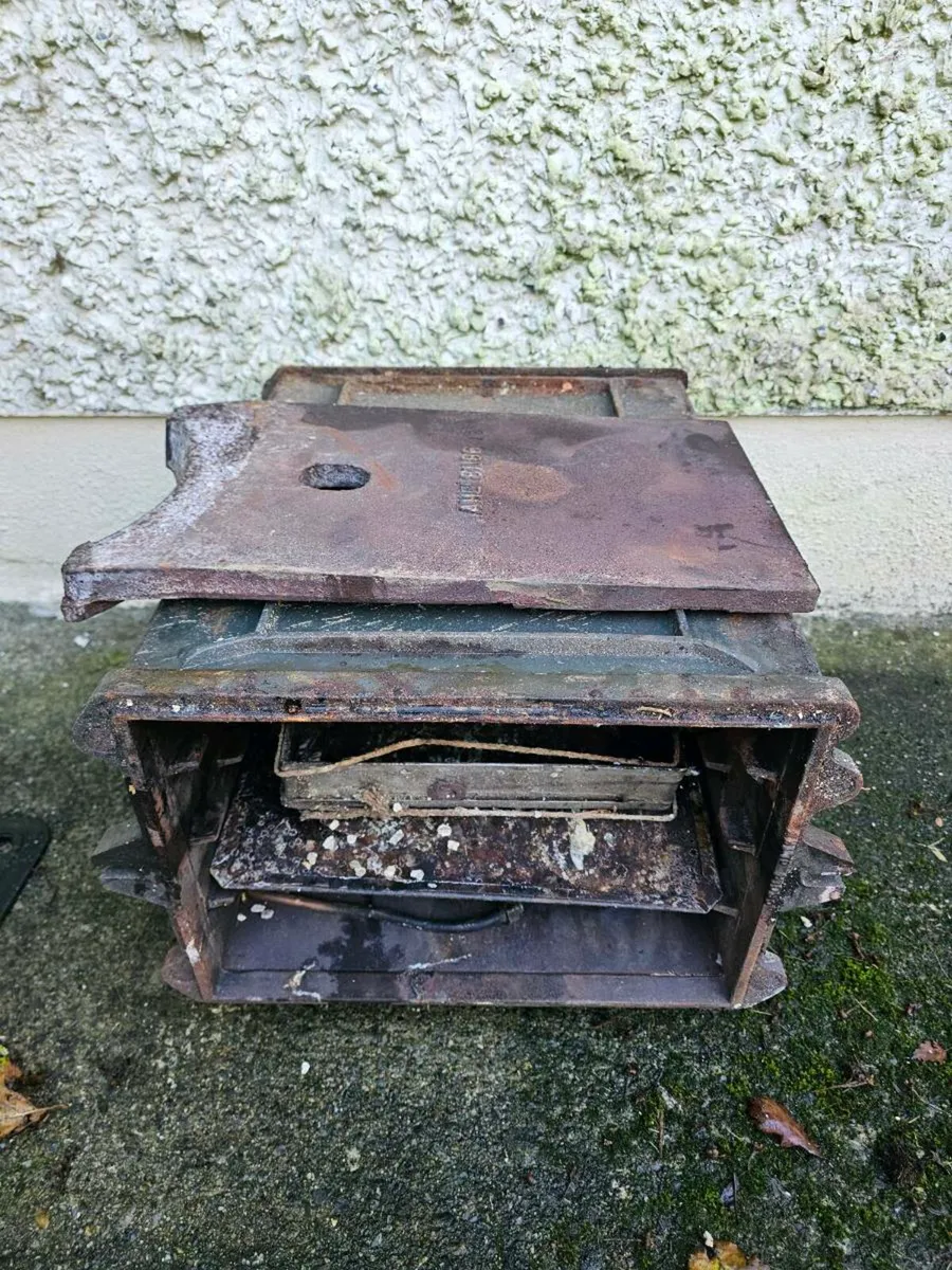 Aga oil fired cooker needs to be reassembled - Image 2
