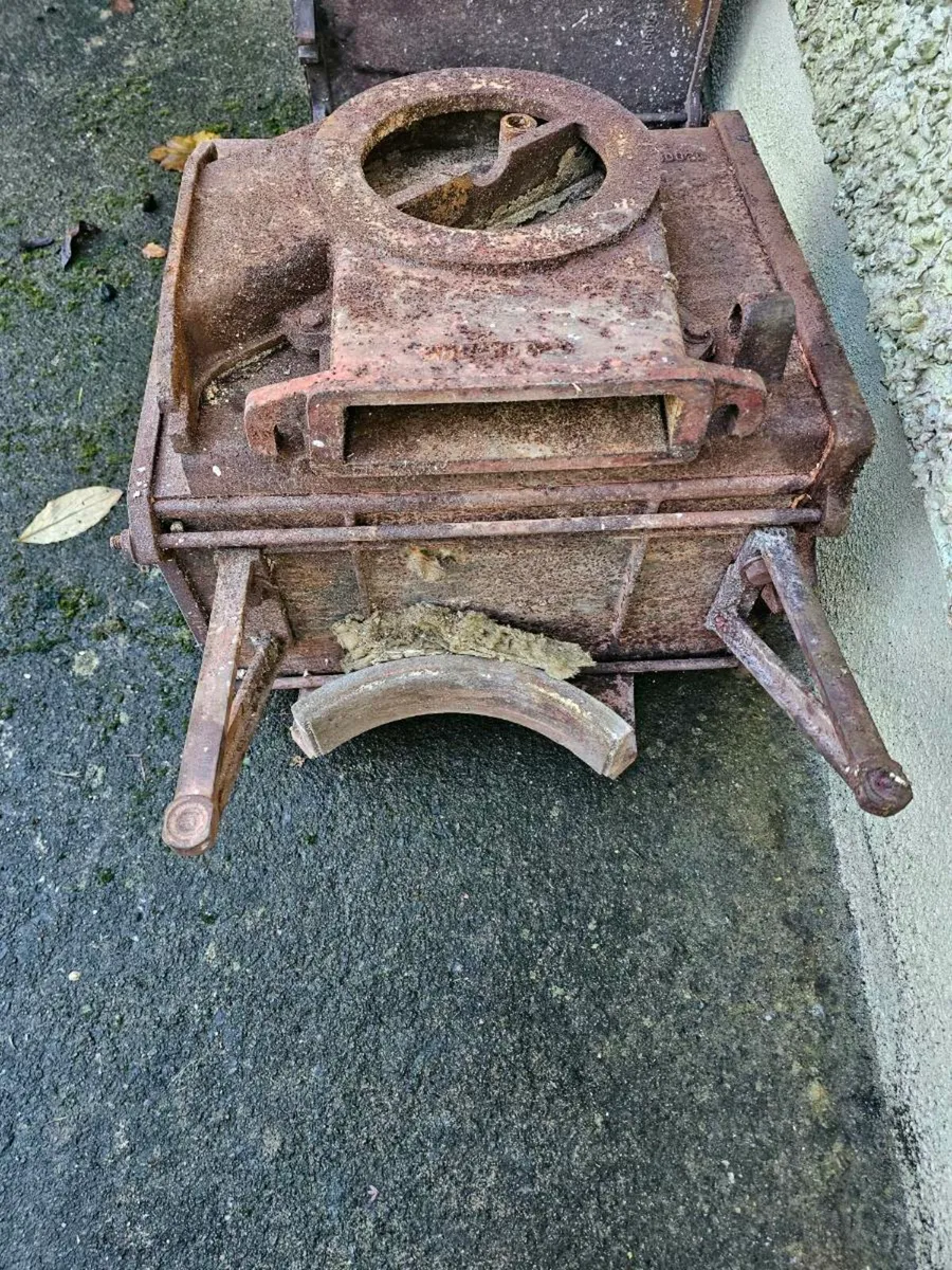 Aga oil fired cooker needs to be reassembled - Image 3