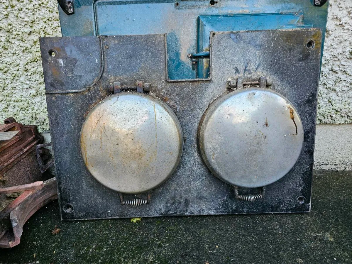 Aga oil fired cooker needs to be reassembled - Image 4