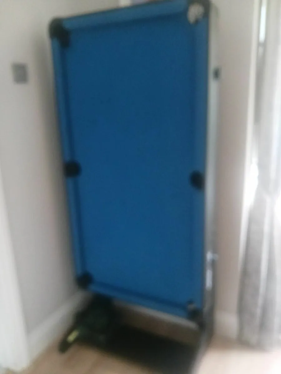 Pool table - Image 2