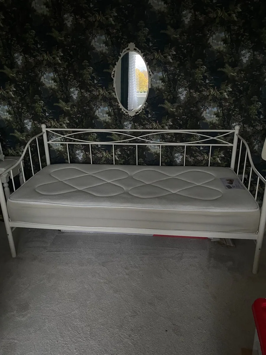 Day bed - Image 2