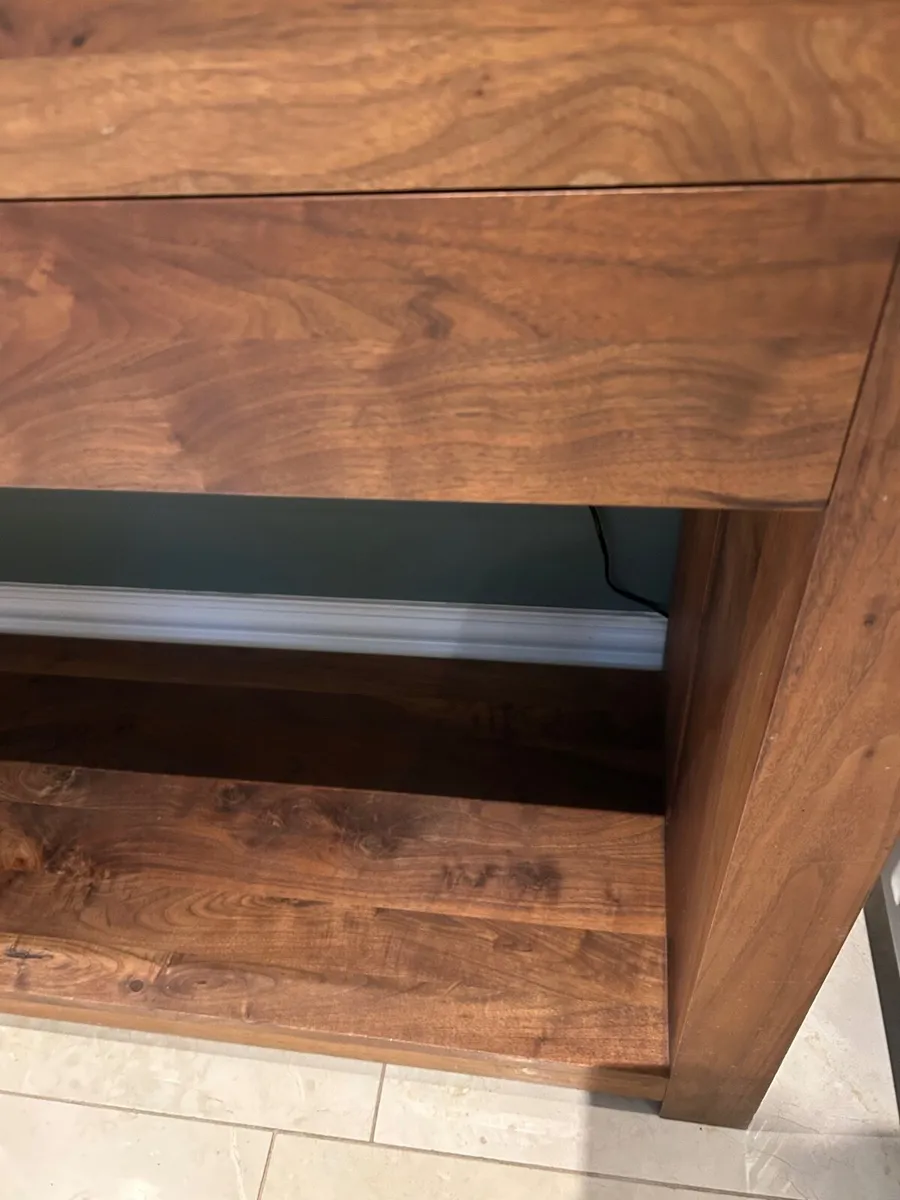 Side board - Image 1