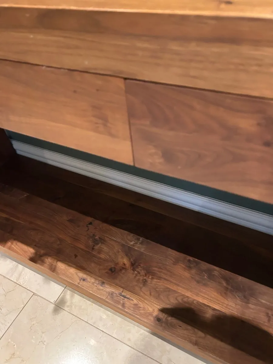 Side board - Image 2