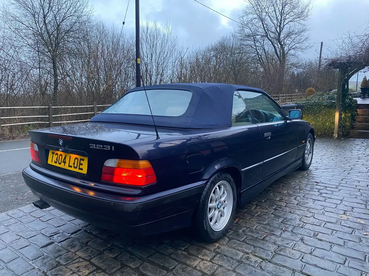 BMW E36 323i convertible - Image 4