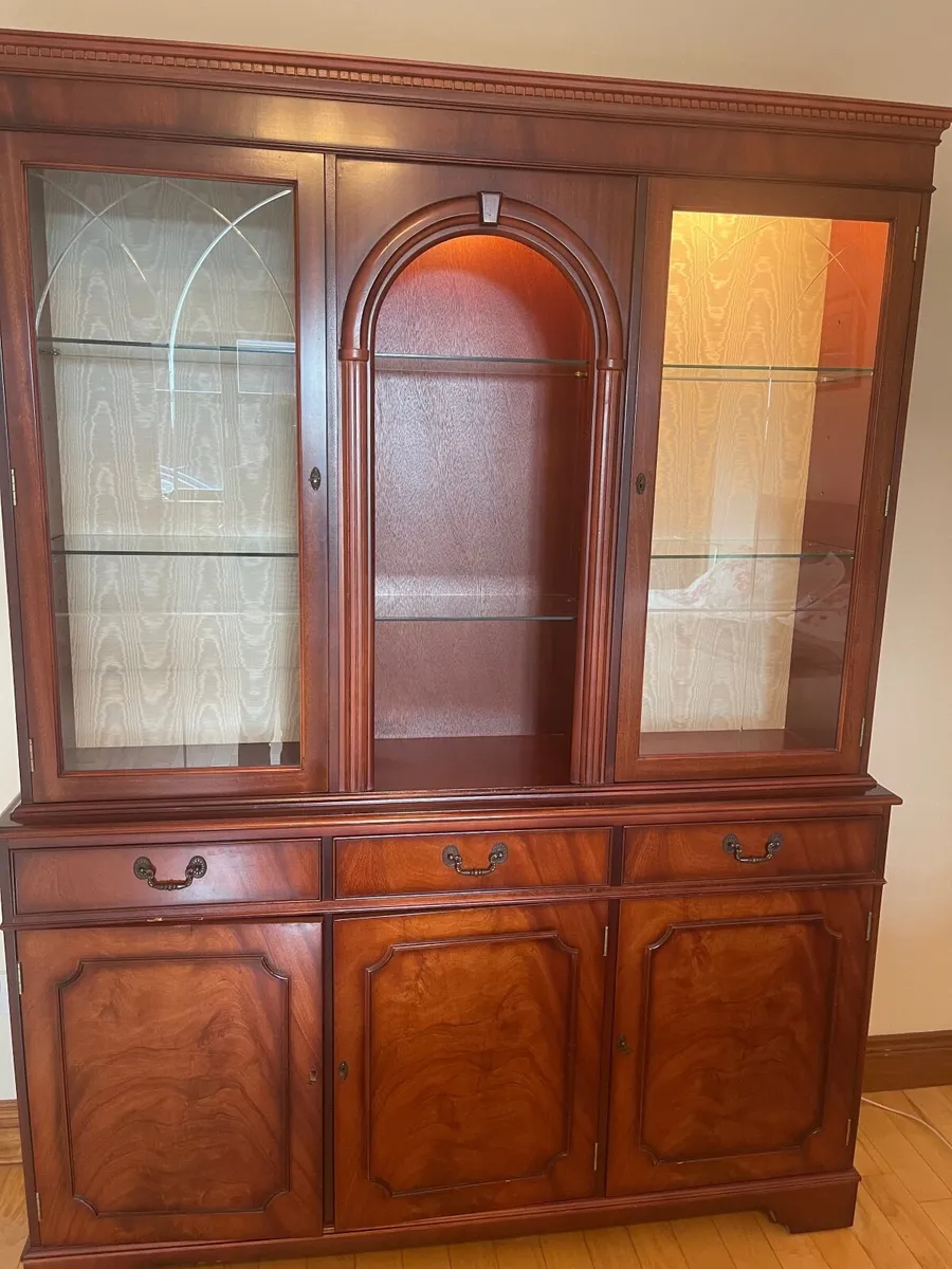 Mahogany cabinet, very good condition - Image 4