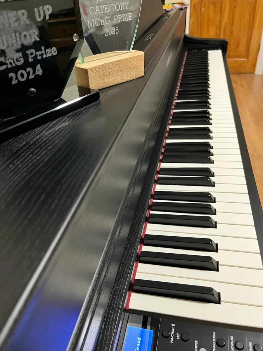 Yamaha Clavinova 745 piano - Image 3