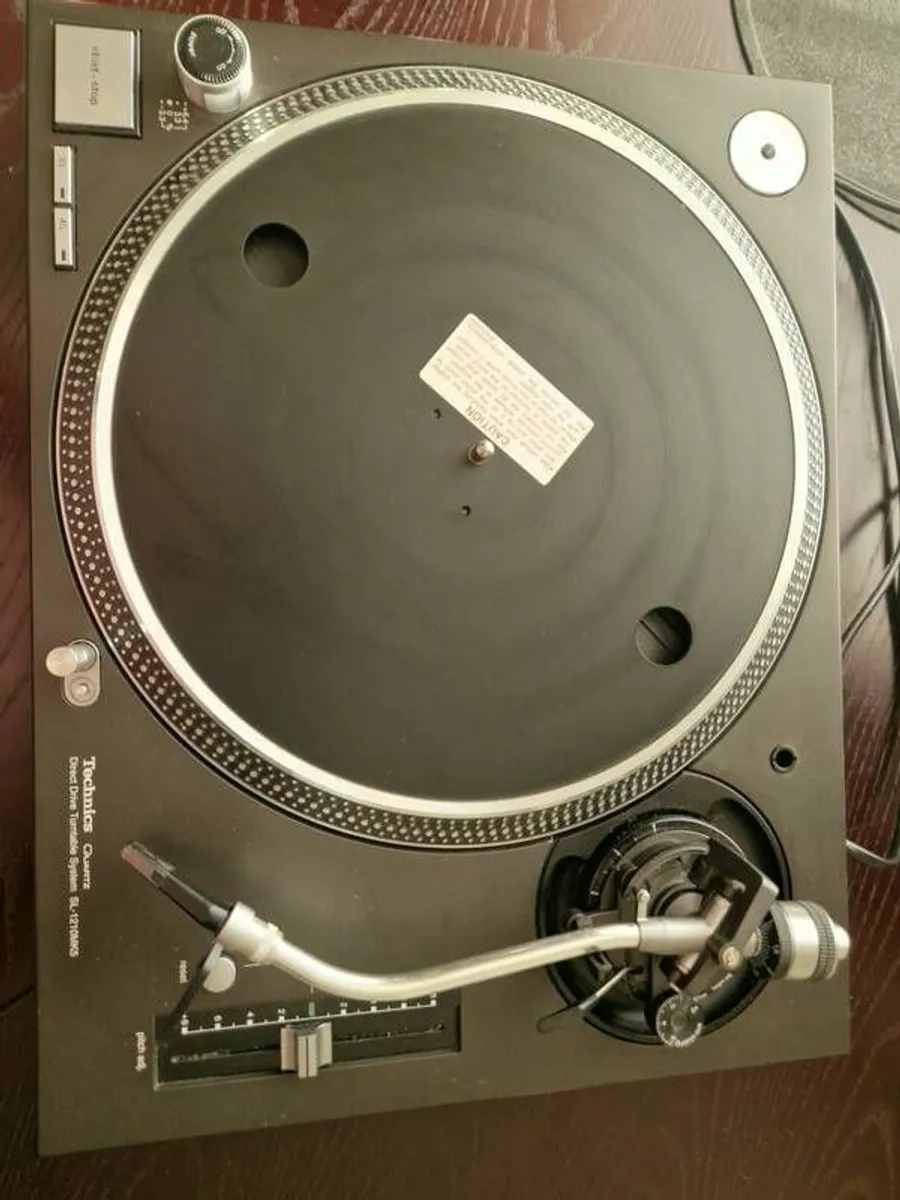 Immaculate Technics 1210s And Pioneer DJM-800 - Image 3