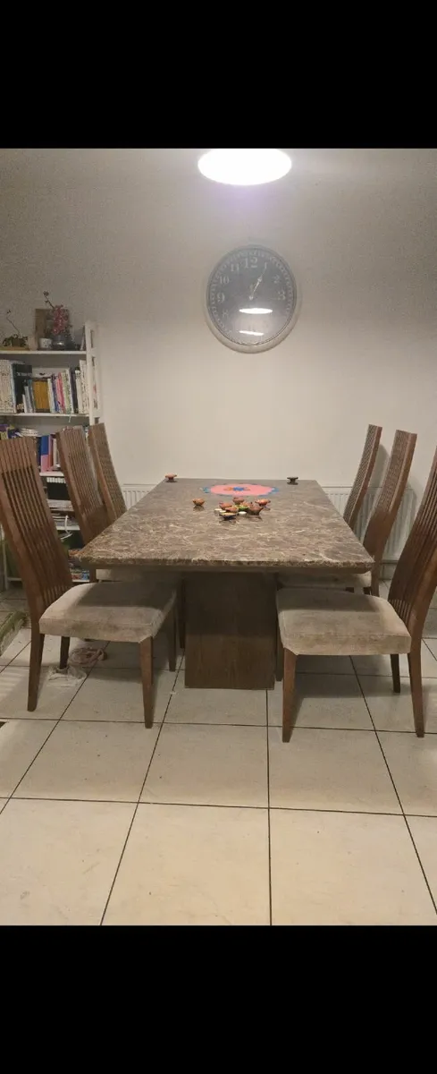 Dinning table - Image 1