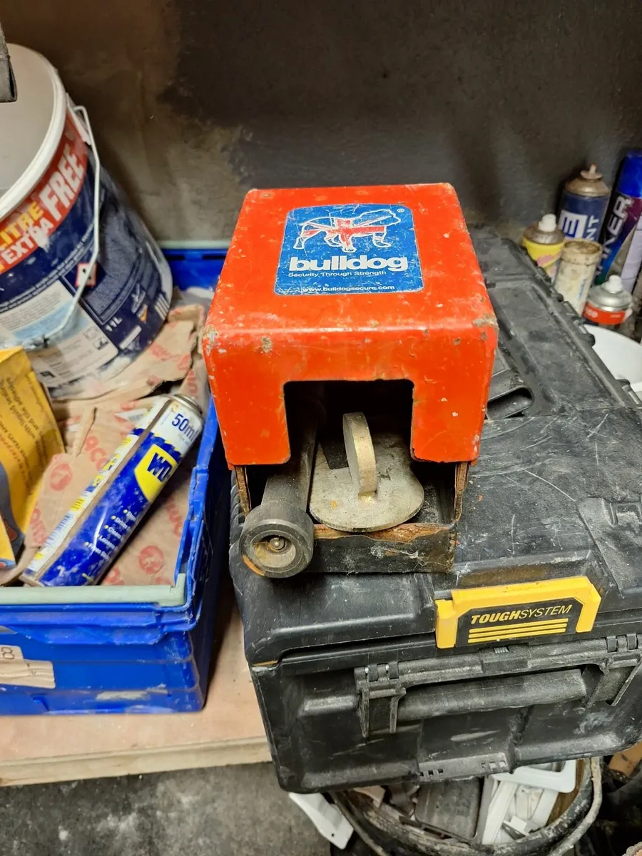 Bulldog lock for car trailer - Image 3