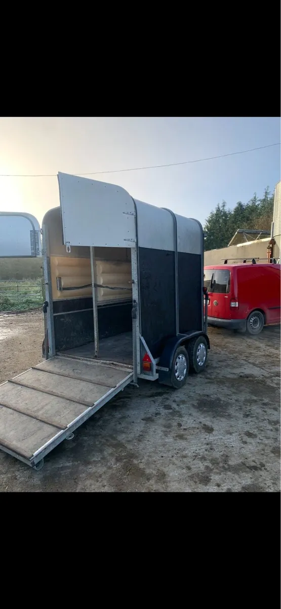 Horse box - Image 2