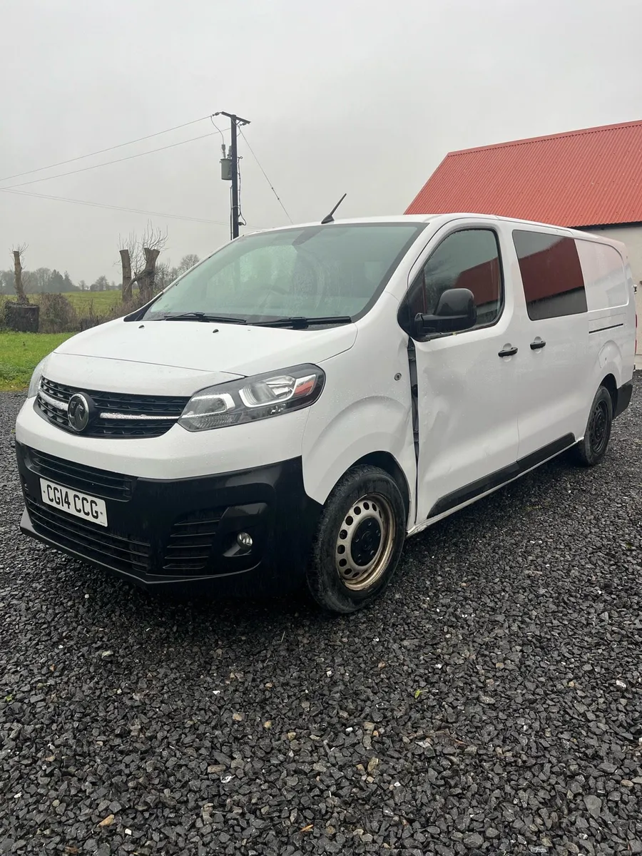 2022 Vivaro 9 Seater Crew Cab - Image 1