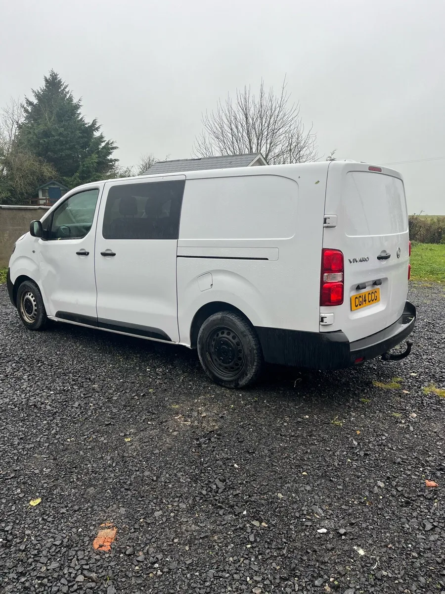 2022 Vivaro 9 Seater Crew Cab - Image 3