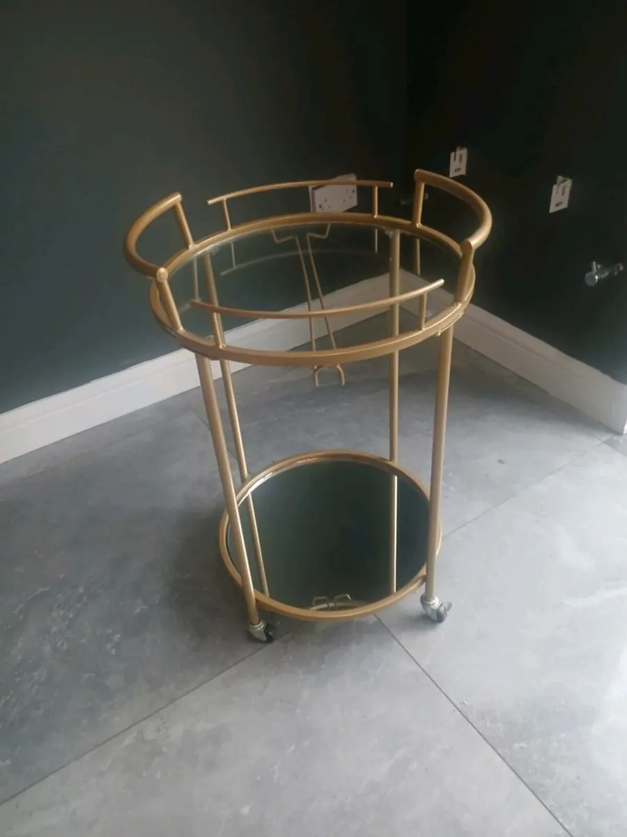Perfect condition gold drinks trolley - Image 1