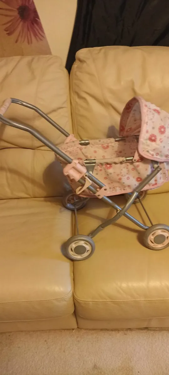 Child's Pram - Image 1