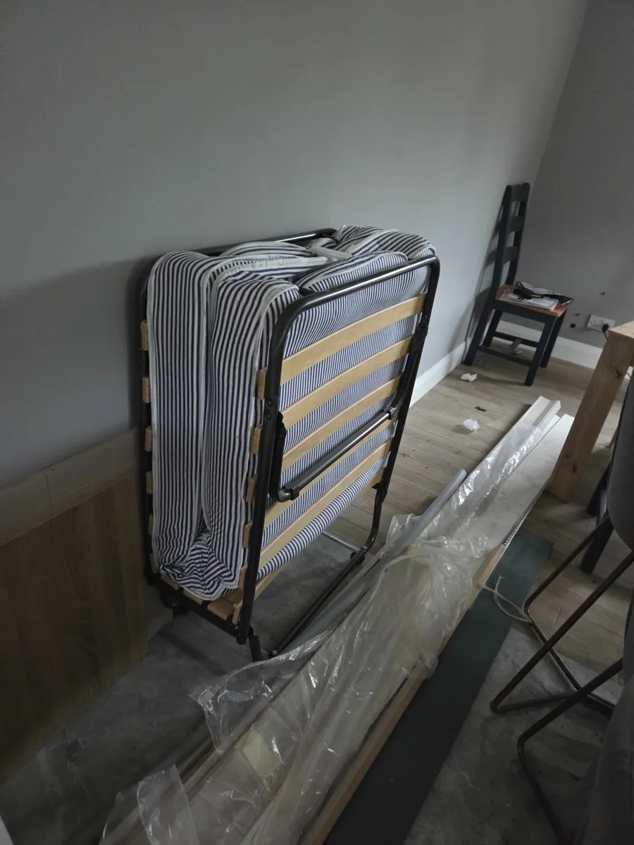 Double and single fold up bed - Image 1
