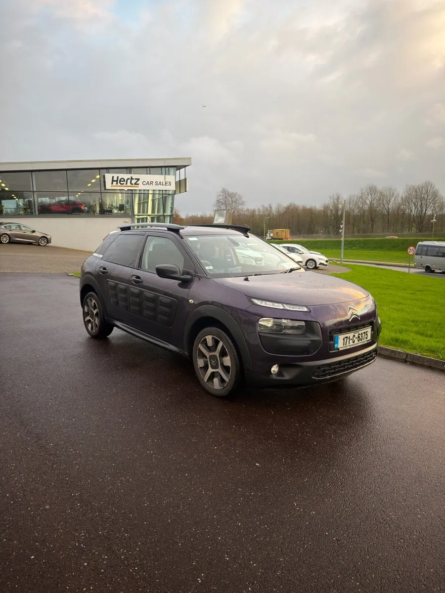 Citroen C4 Cactus (Panoramic roof) - Image 1