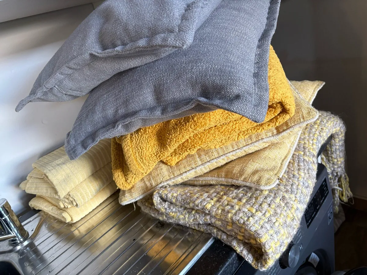 Cushions throw towels