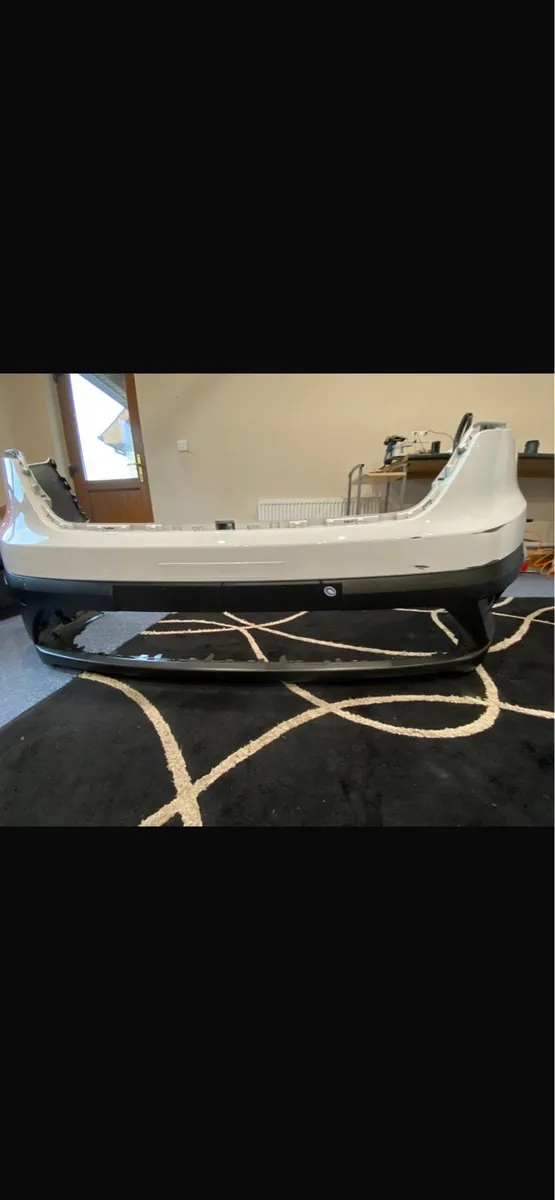 Renault traffic bumper 2023 - Image 1