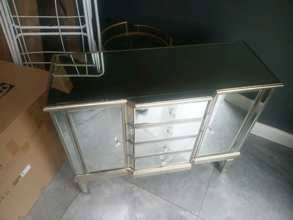 Mirrored side table - Image 2