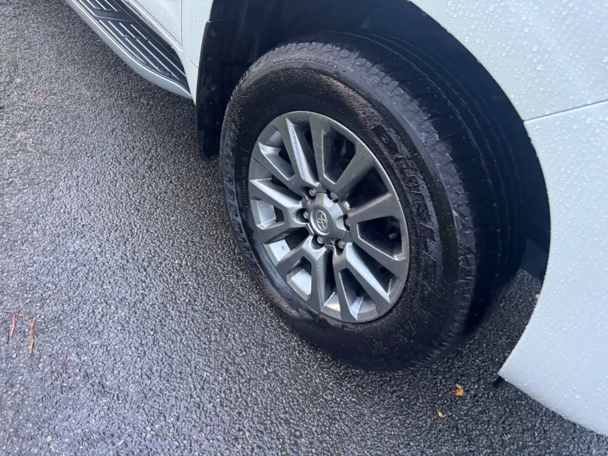 Toyota Land Cruiser 2018 prado 7 seater - Image 2