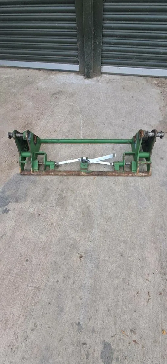 Euro bracket quick hitch - Image 1