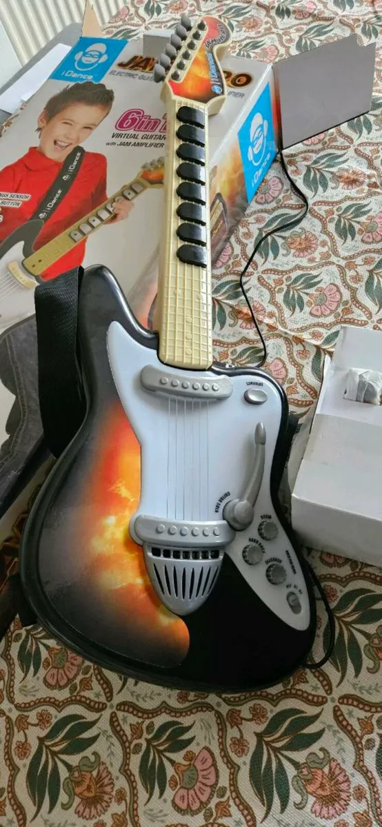 iDance Jam Hero Guitar & Wireless Amplifier - Image 4